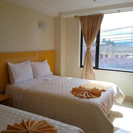 Hotel Golden Coral Tulcán Buitenkant foto
