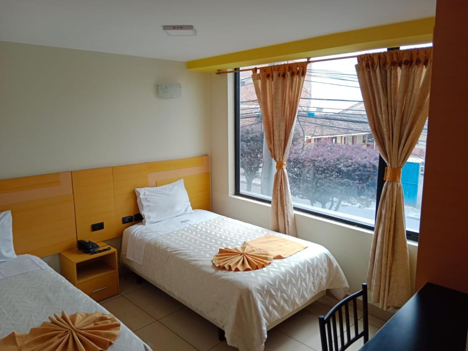 Hotel Golden Coral Tulcán Buitenkant foto