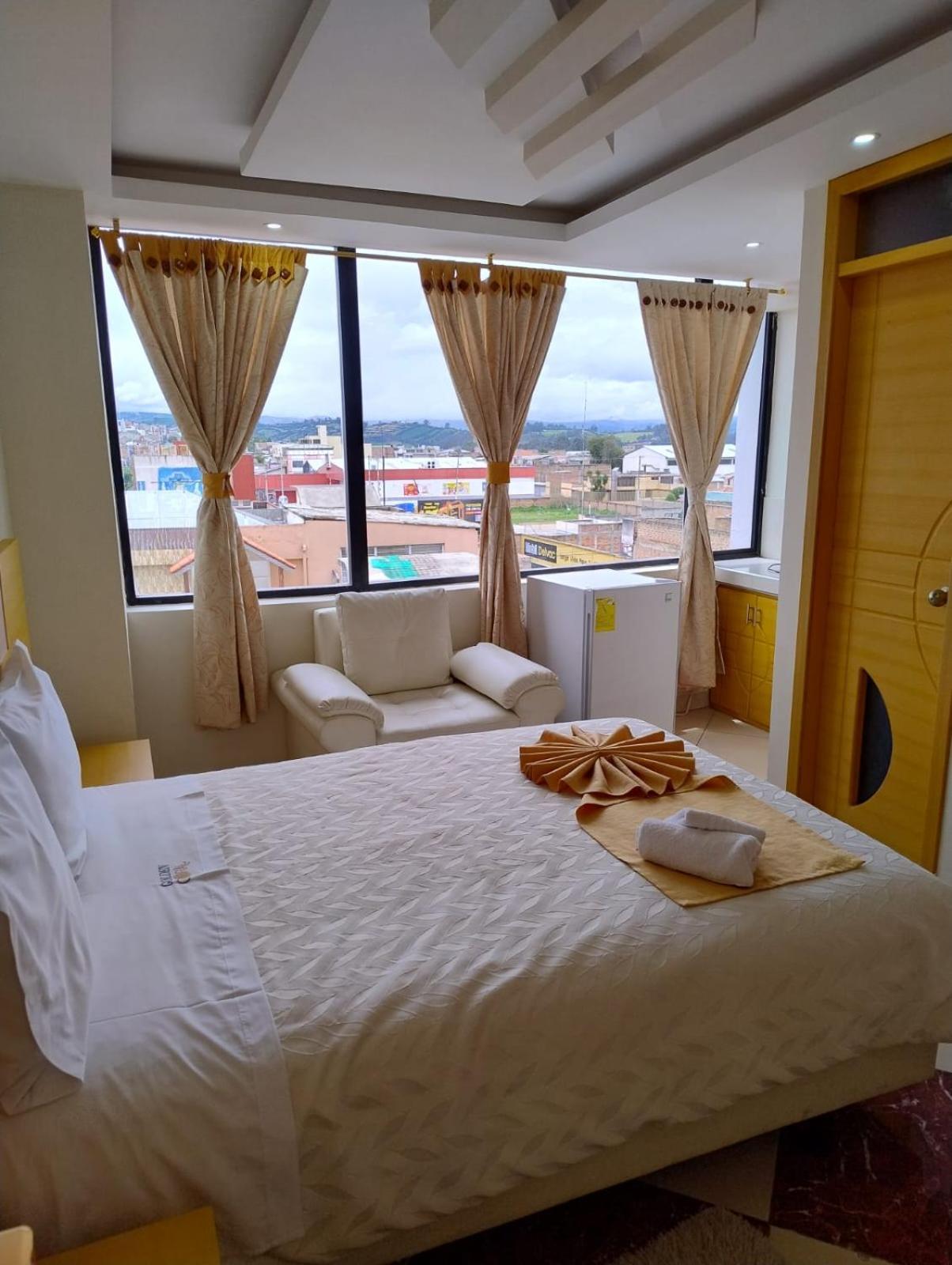 Hotel Golden Coral Tulcán Buitenkant foto