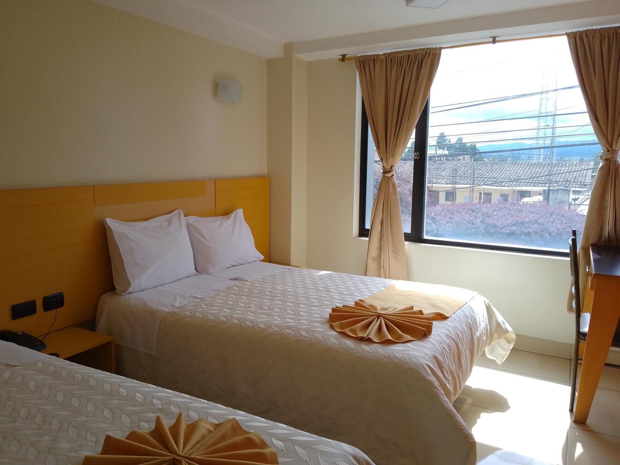 Hotel Golden Coral Tulcán Buitenkant foto